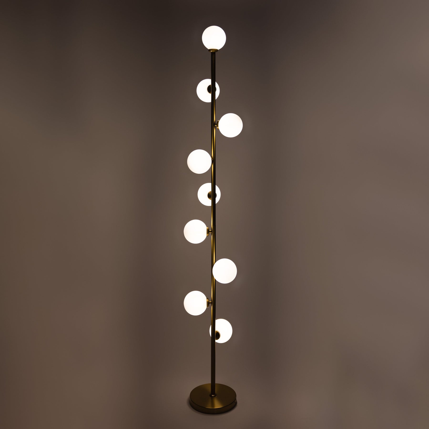 Nordic floor lamp – timeless & elegant