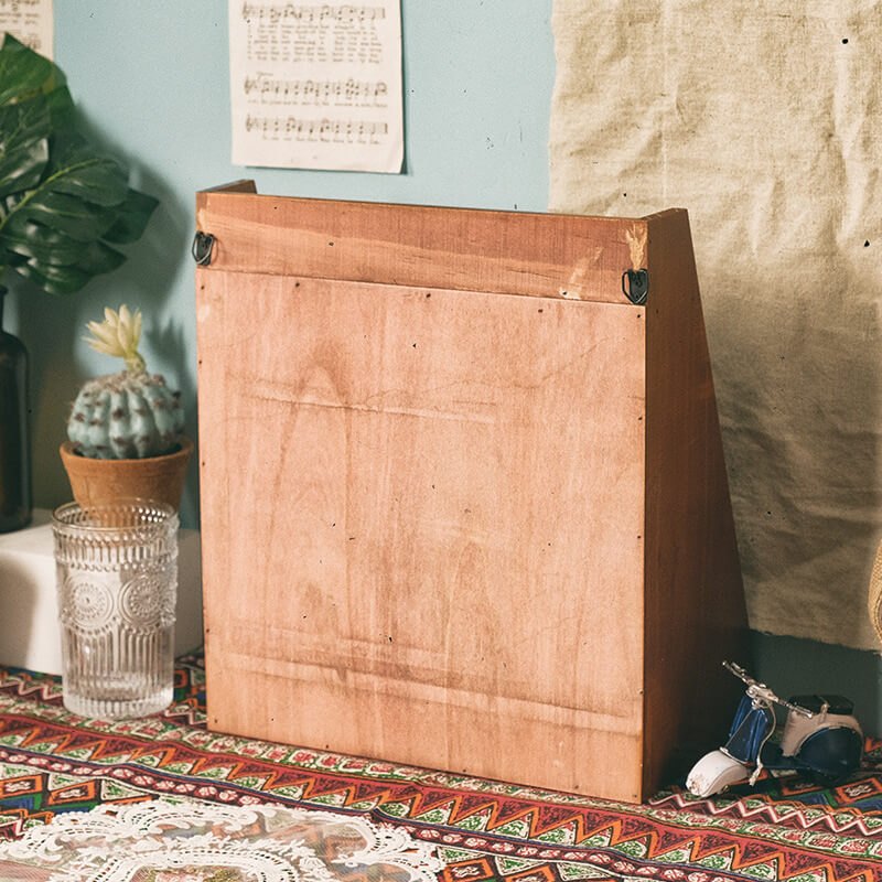 Rustic 3-tier shelf – Classic design for a nostalgic flair