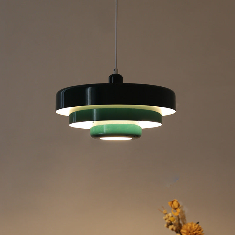 Pendelleuchte im Bauhaus-Stil