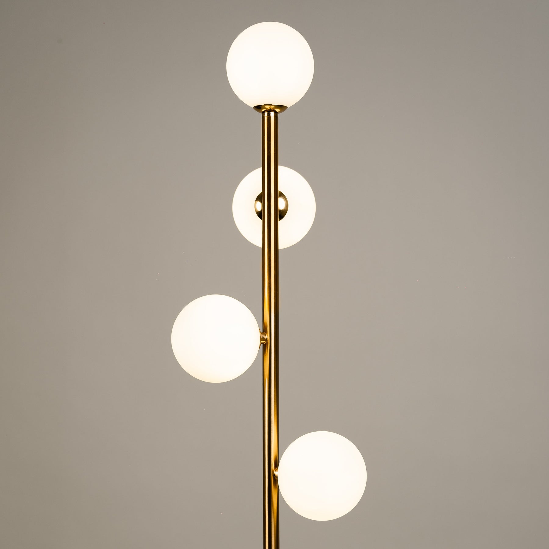 Nordic floor lamp – timeless & elegant