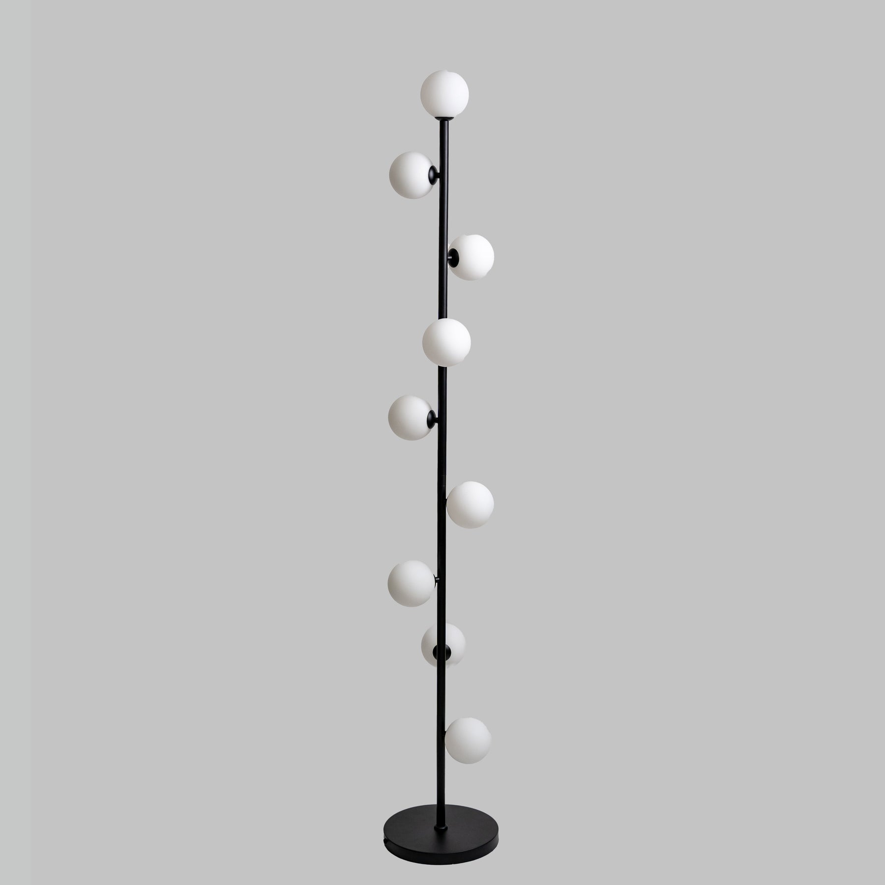 Nordic floor lamp – timeless & elegant