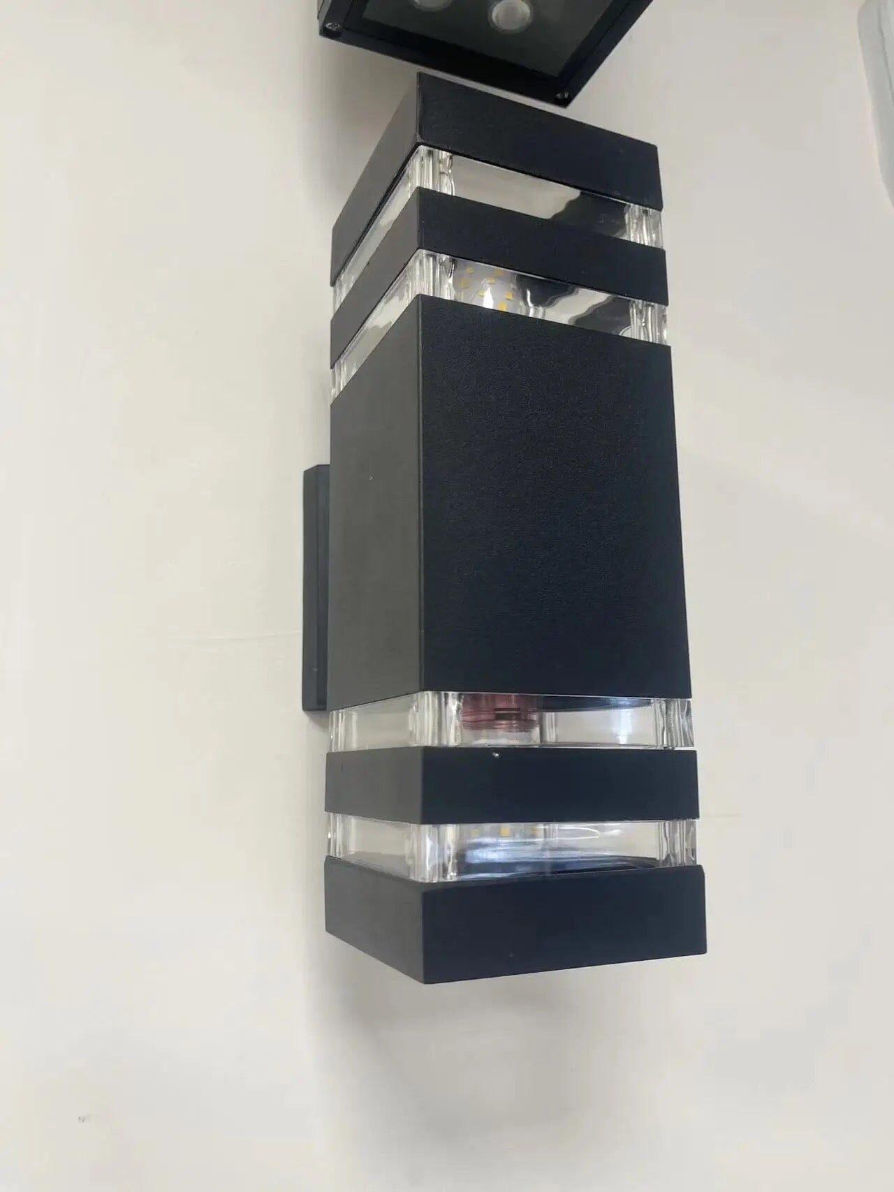 Waterproof double head outdoor wall light