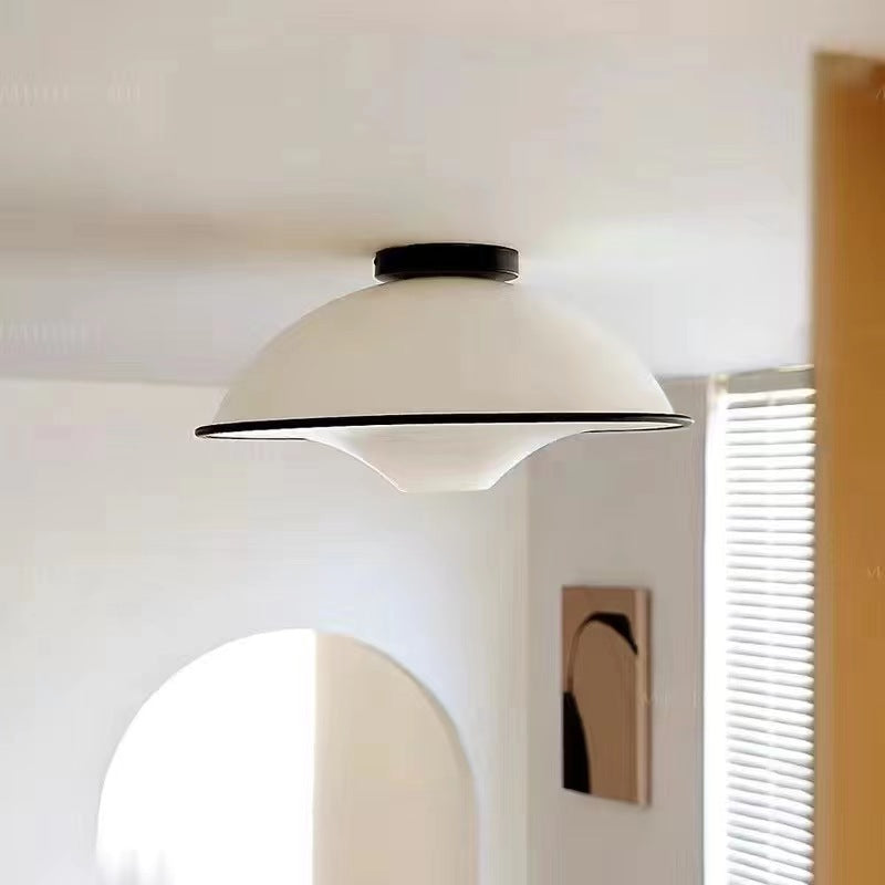Flache Deckenleuchte im italienischen Stil