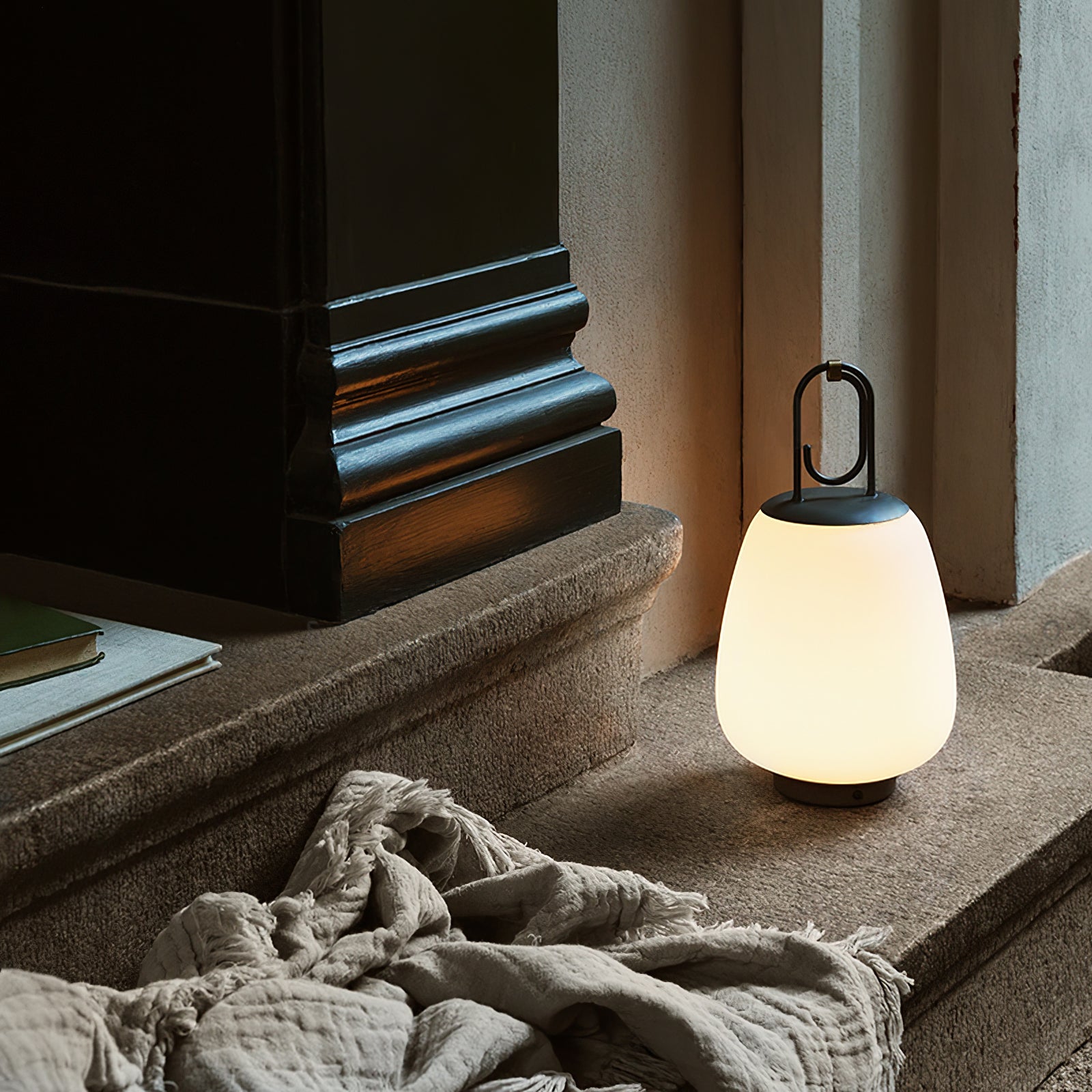 Tragbare LED-Tischlampe für flexibles Ambiente