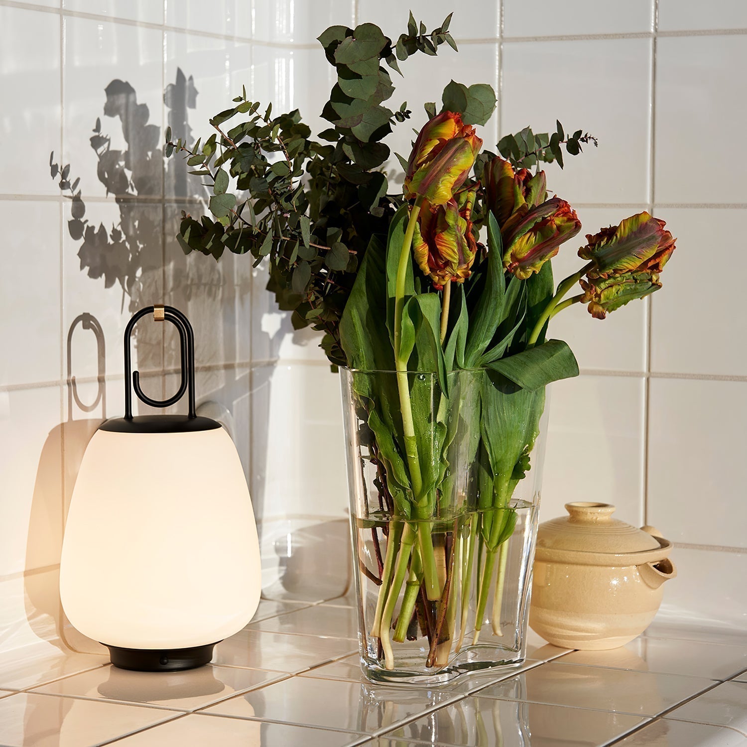 Tragbare LED-Tischlampe für flexibles Ambiente
