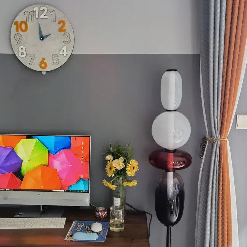 Designer-Stehlampe mit Farbdetails-Aster Selection