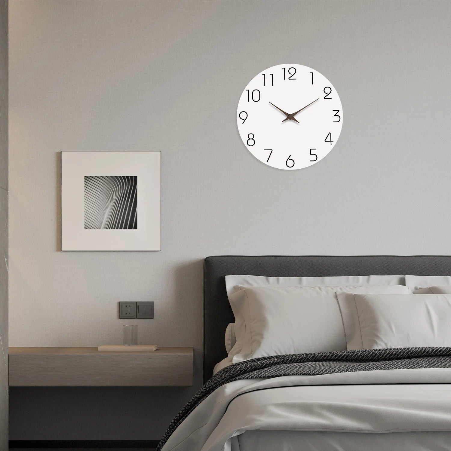 Minimalistische Wanduhr aus Holz