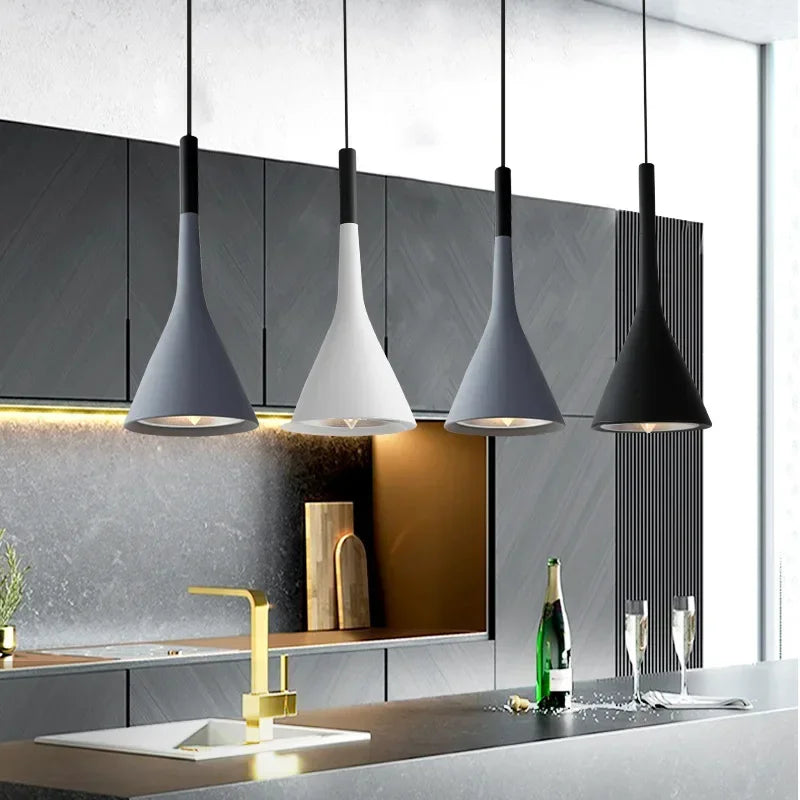 Farbige LED Pendellampe