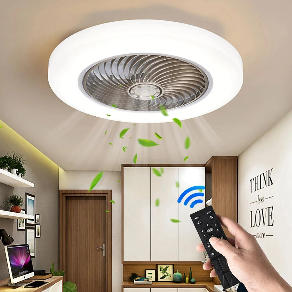 Intelligenter Deckenventilator mit Licht