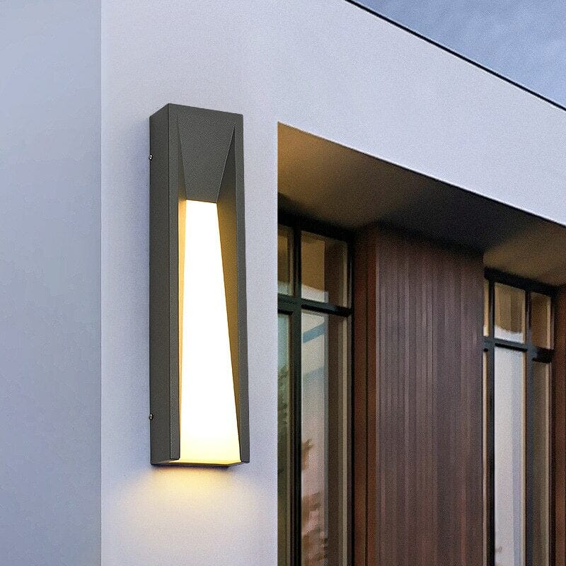 Elegant outdoor wall light