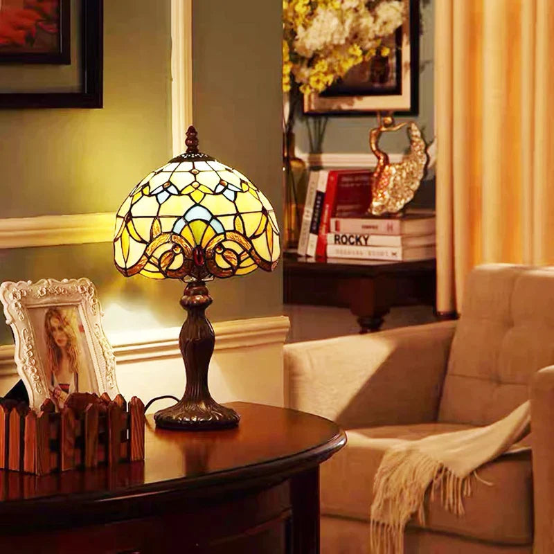 Elegante Tiffany Tischlampe – Vintage Flair & farbenfrohes Lichtspiel