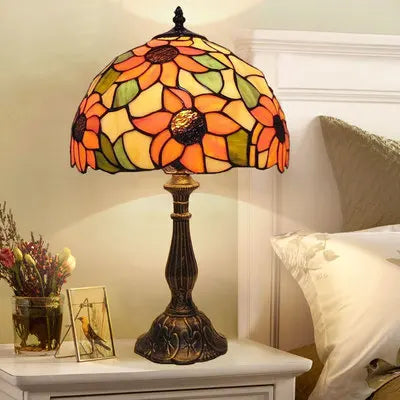 Elegante Tiffany Tischlampe – Vintage Flair & farbenfrohes Lichtspiel
