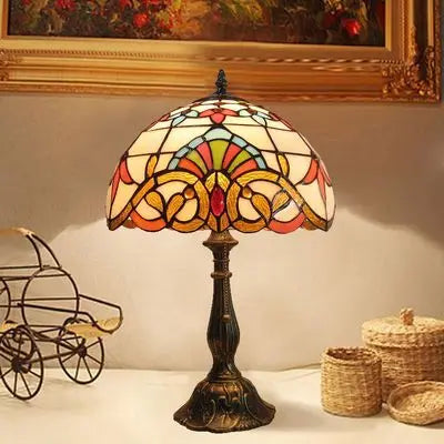 Elegante Tiffany Tischlampe – Vintage Flair & farbenfrohes Lichtspiel