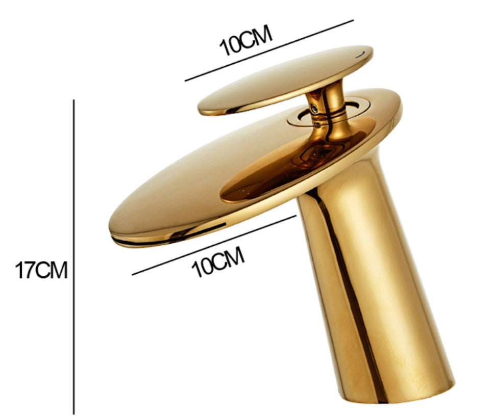 Moderne Wasserfall-Armatur – Eleganz & Komfort