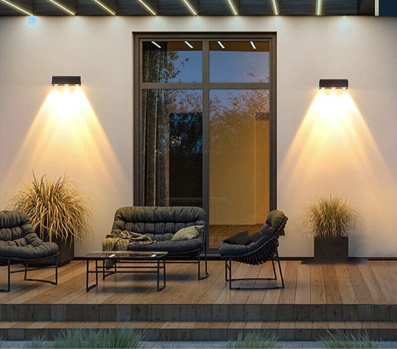 Waterproof LED outdoor wall light