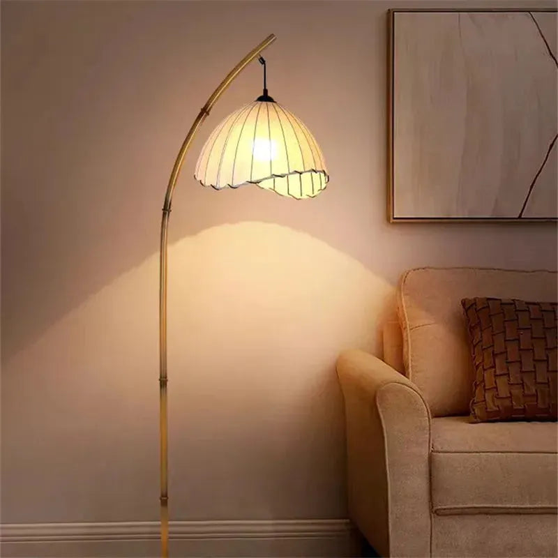 Vintage Bambus-Stehlampe – Retro-Design mit warmem Licht