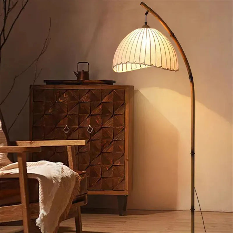 Vintage Bambus-Stehlampe – Retro-Design mit warmem Licht-Aster Selection