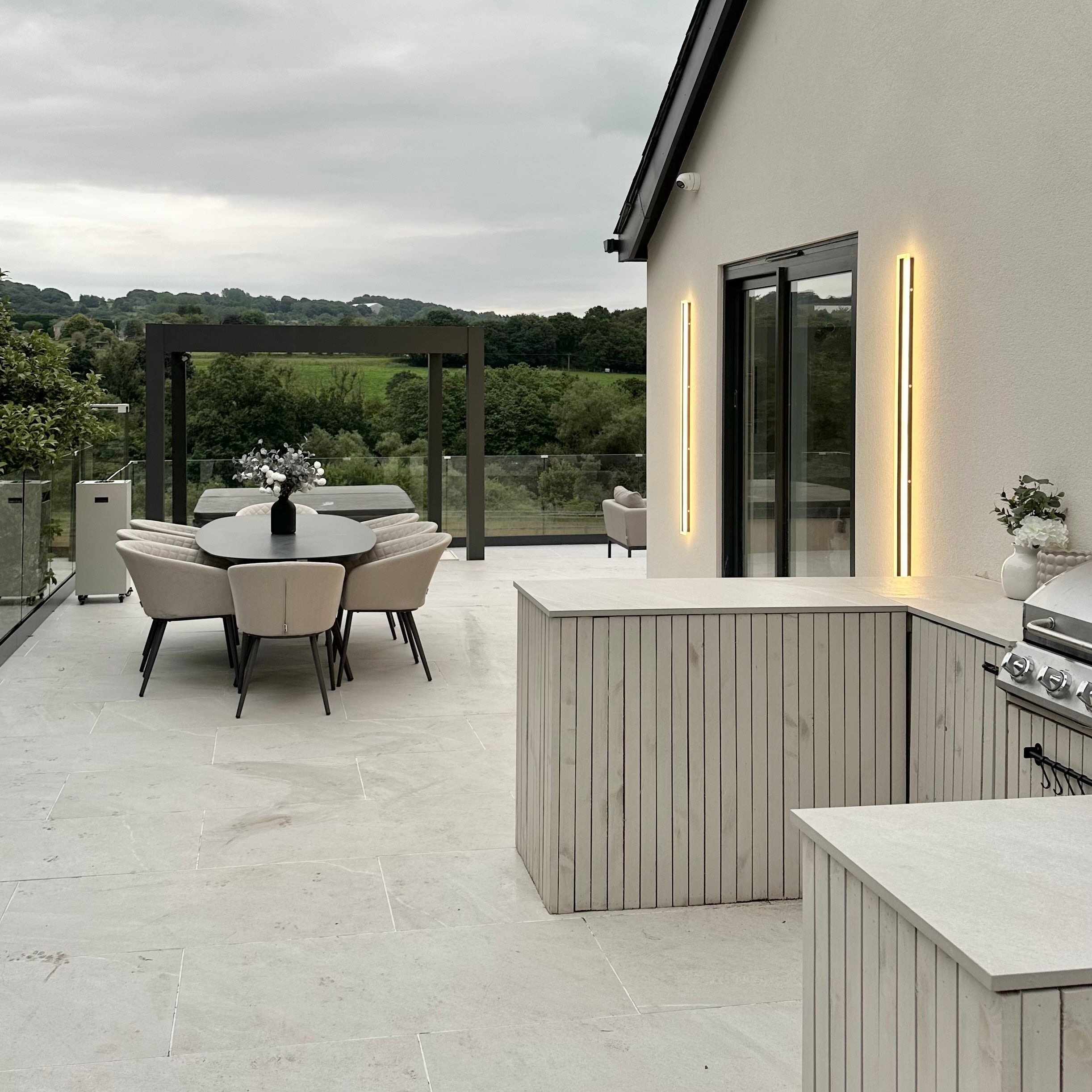 Minimalistischer LED-Außenwandleuchter – Energieeffizient & Robust-Aster Selection