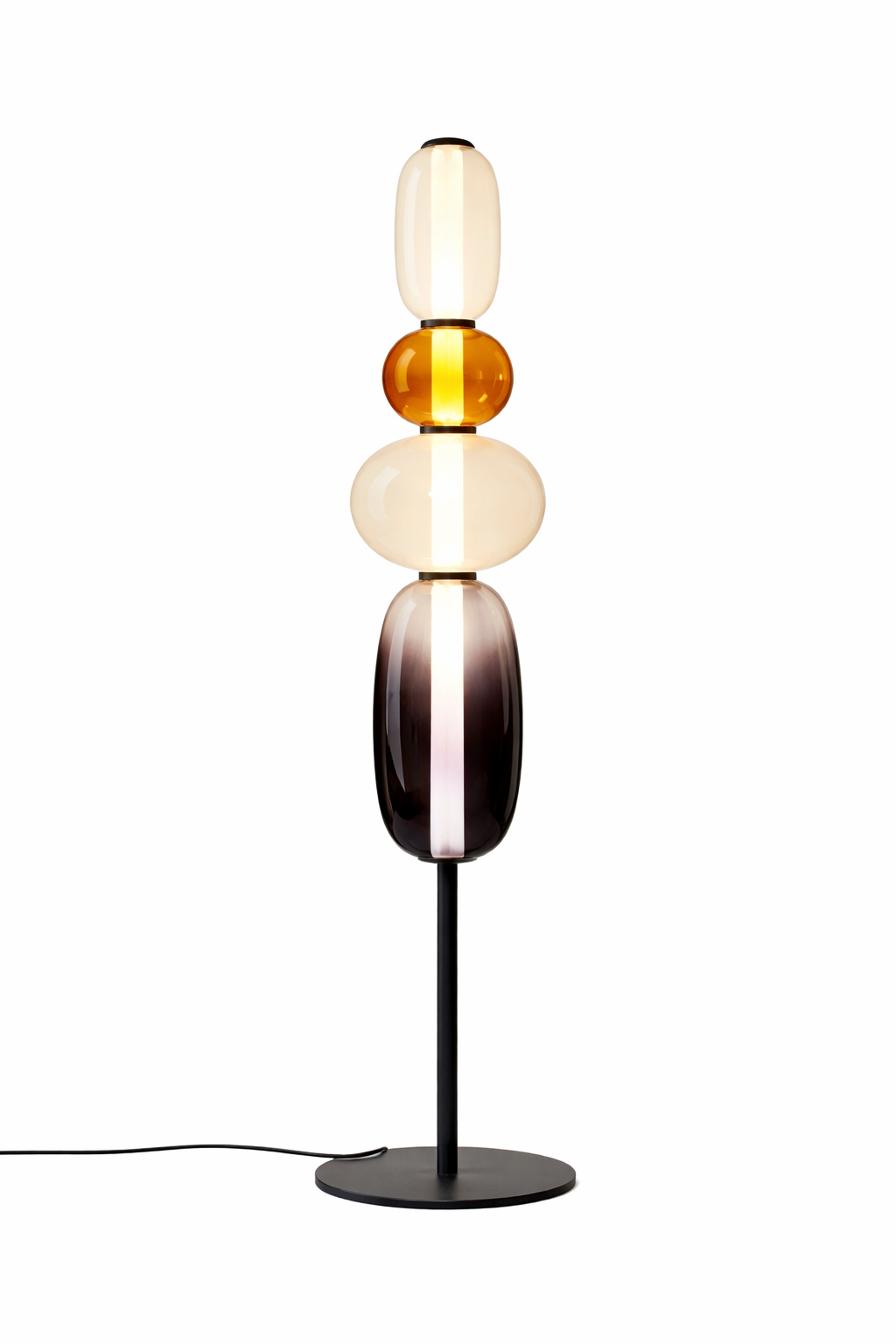Designer-Stehlampe mit Farbdetails