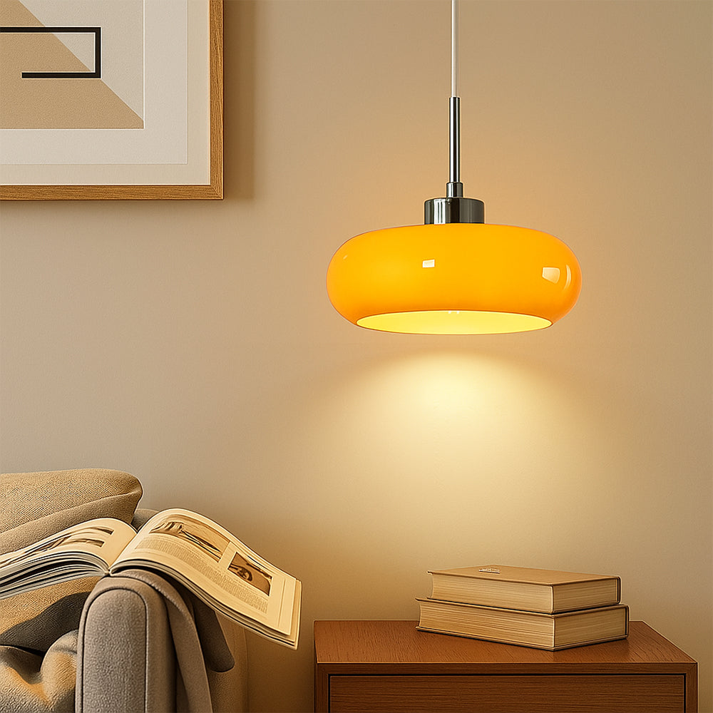 Moderne Glaspendelleuchte im Bauhaus-Design