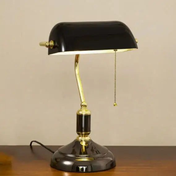 Retro-Tischlampe mit Glasschirm