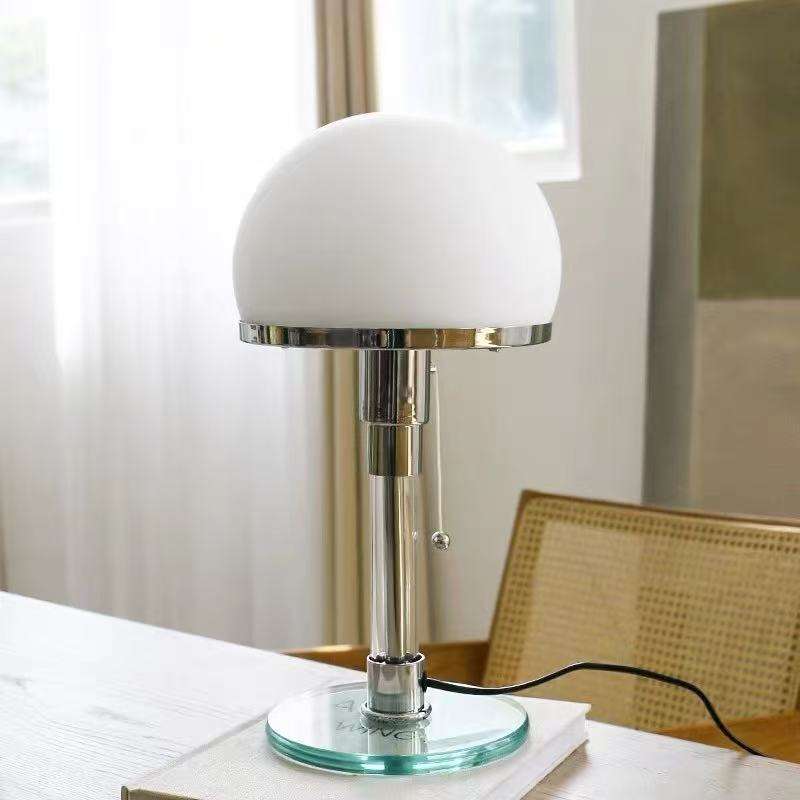 Orlena moderne Tischleuchte aus Metall und Glas