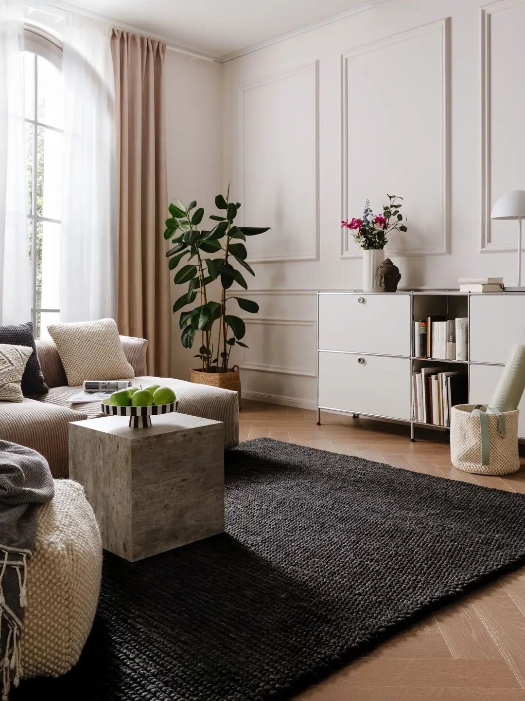 Flauschiger Teppich Wohnzimmer 200x300 aus Wolle in Beige, moderner Hochflorteppich für stilvolle Wohnräume