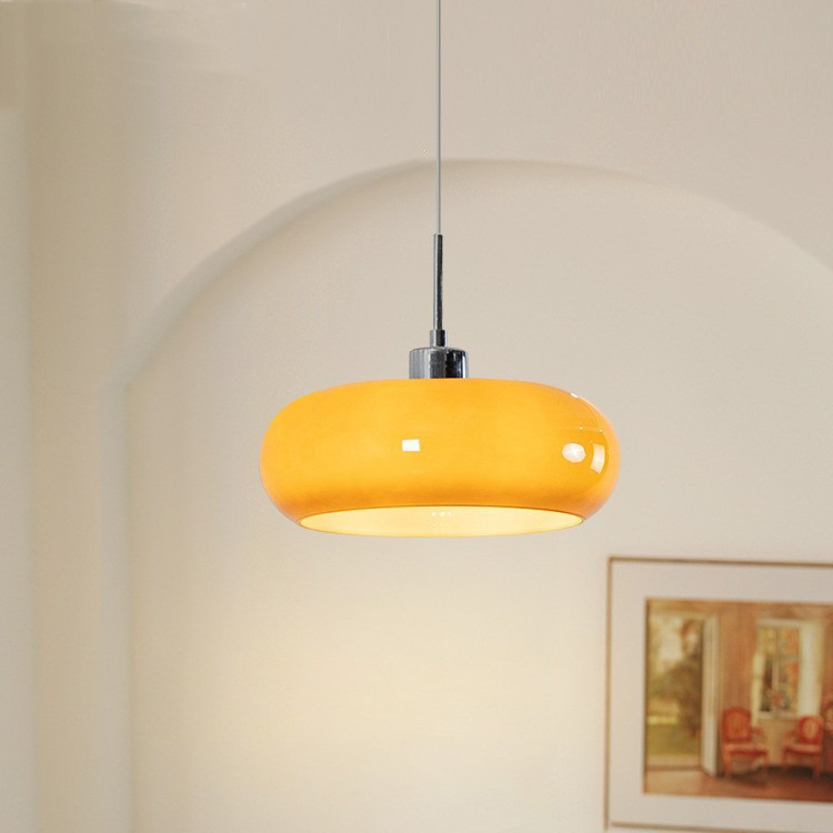 Moderne Glaspendelleuchte im Bauhaus-Design