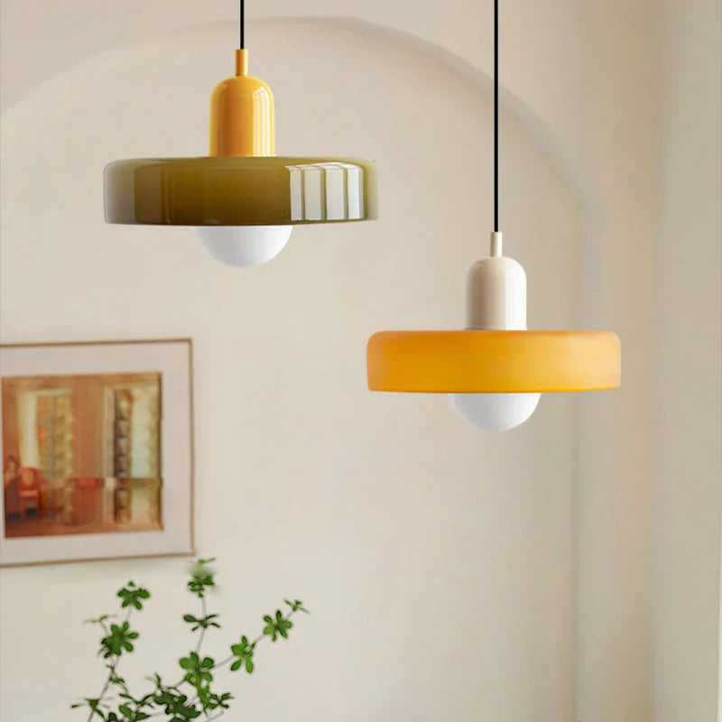 Transparente Pendellampe Im Skandinavischen Stil