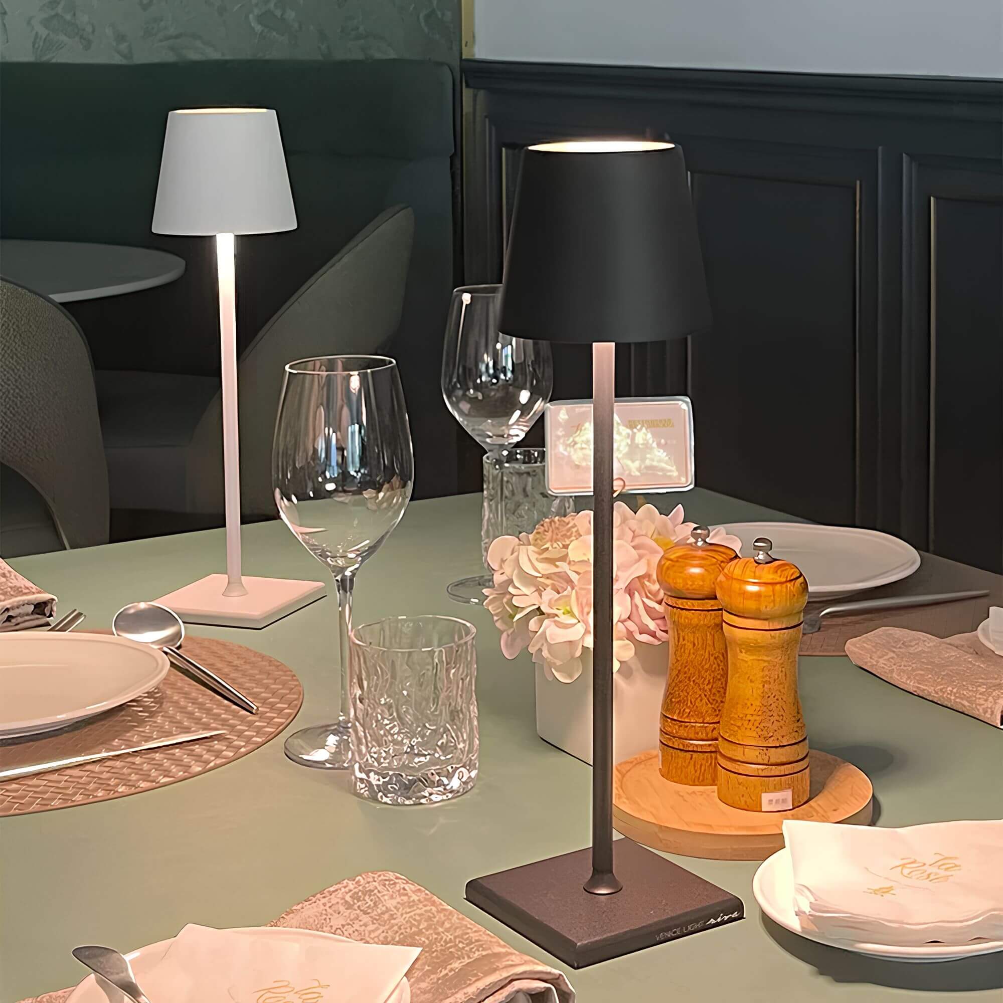 Lumos LED-Tischlampe mit Stil-Aster Selection