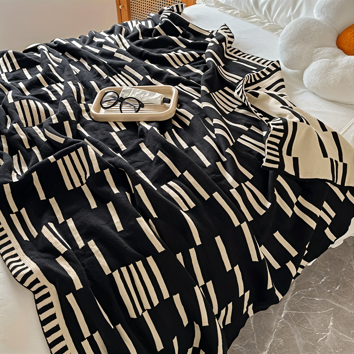 Elegante Streifen-Kuscheldecke