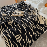 Elegante Streifen-Kuscheldecke