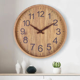 Umweltfreundlich gestaltete Holz-Wanduhr