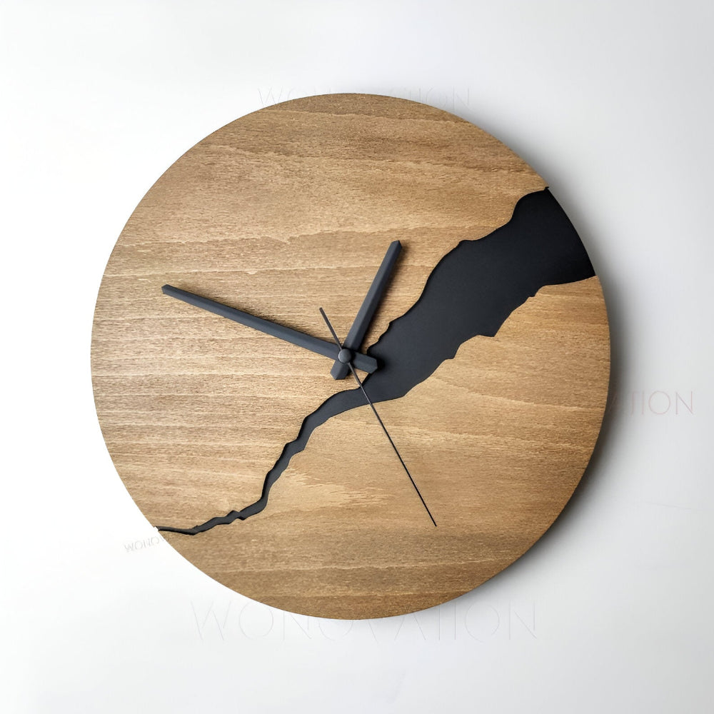 Rustikale Wanduhr aus Holz von Oakmere