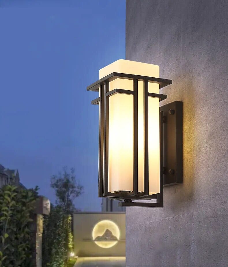 Elegante Außenwandleuchte mit Lichtspiel