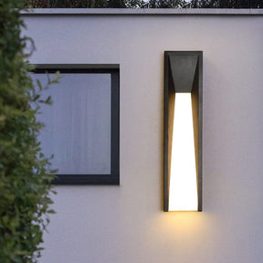 Elegant outdoor wall light