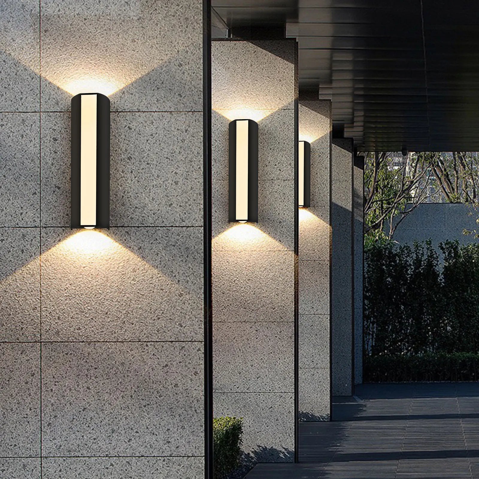 Schmale LED-Wandleuchte für den Außenbereich