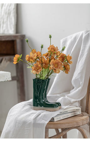 Keramikvase in Gummistiefel-Optik