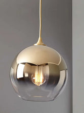 Minimalistische Pendelleuchte aus Glas
