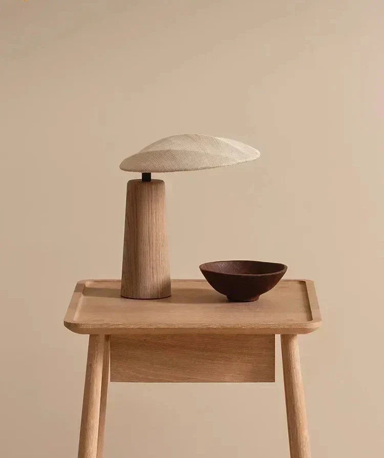 Retro lamp met houten structuur