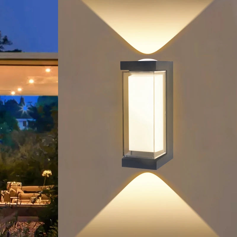 Minimalistische LED-Wandleuchte nach oben und unten gerichtet