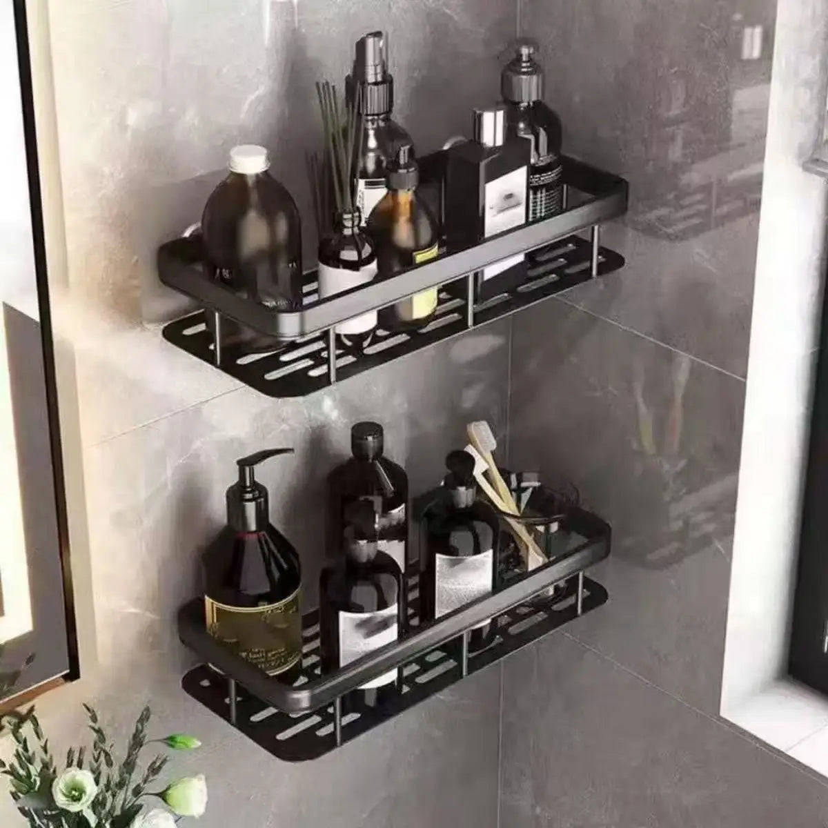 Duschablage aus Aluminium, die ohne Bohren hergestellt werden kann