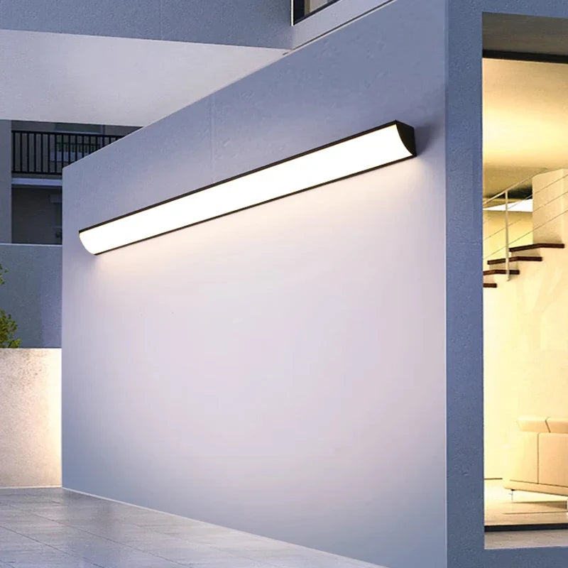 Moderne LED Außenwandleuchte