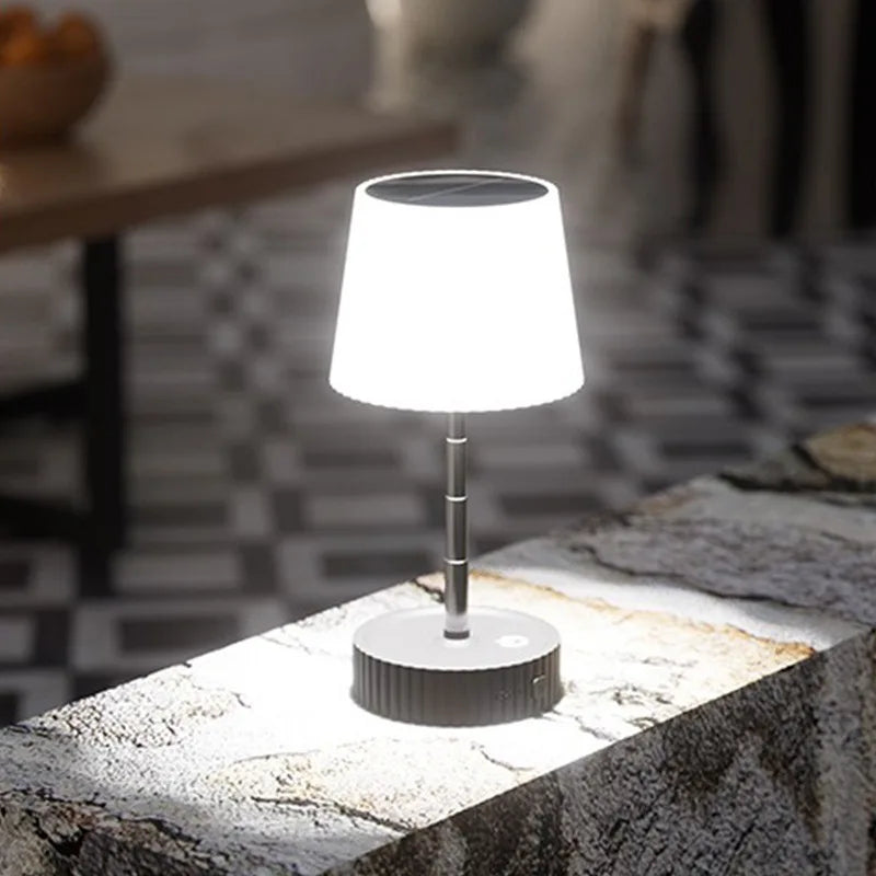 Tragbare Solar-Tischlampe mit einstellbarer Helligkeit