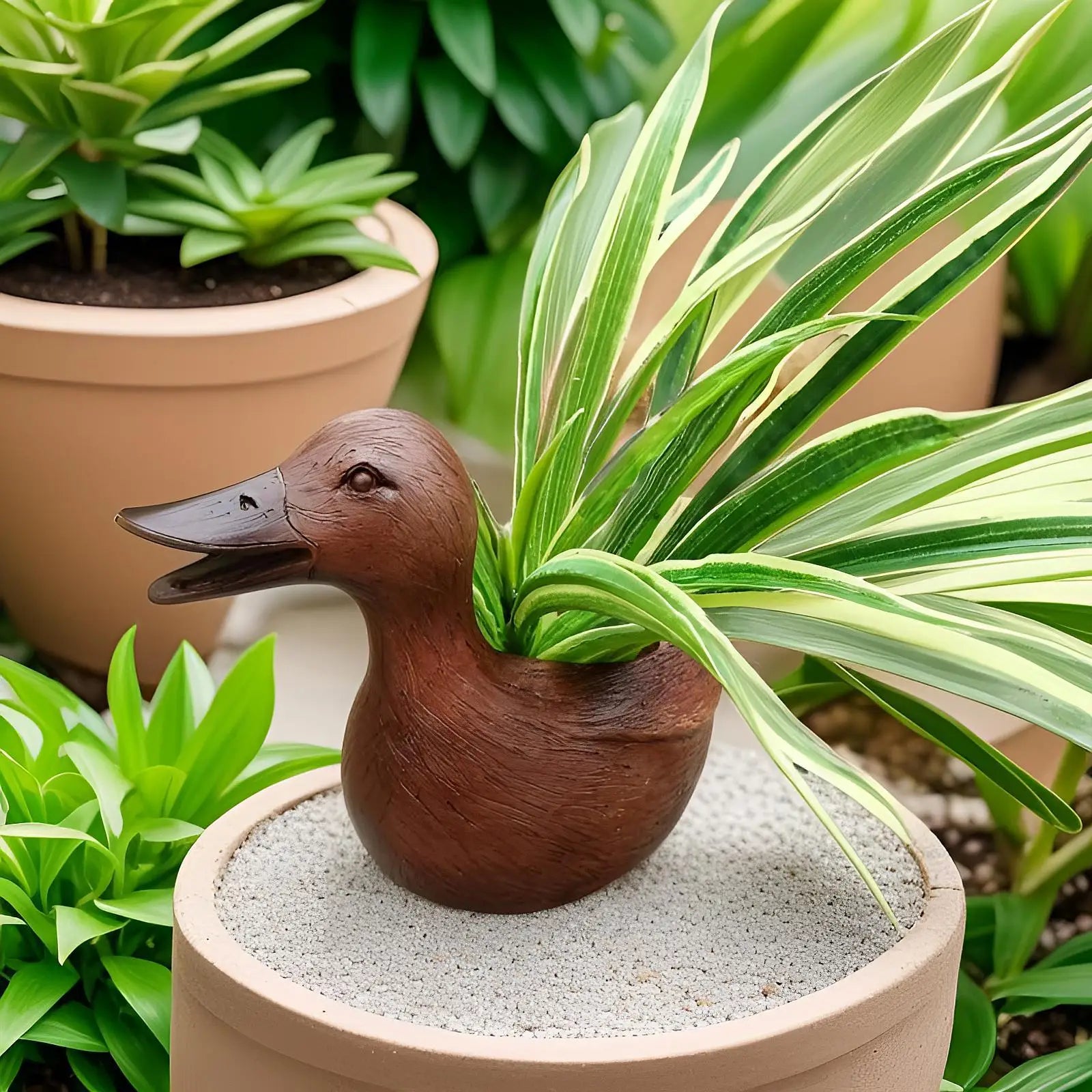 Handgefertigter Enten-Blumentopf aus Harz