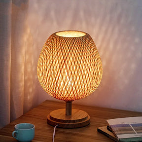 Vintage Bambuslampe – Nachhaltige Tischleuchte im Natur-Look
