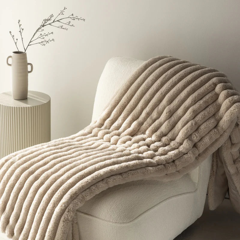 Plüschige gerippte Kunstfell-Gewichtsdecke