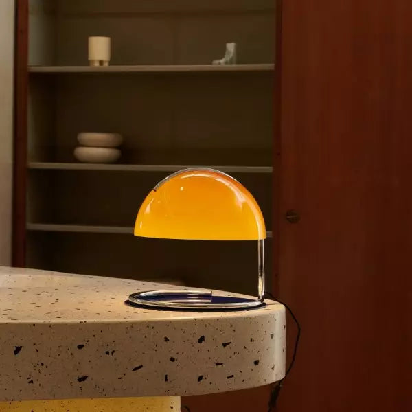 Postmoderne Tischleuchte aus Metall & Glas