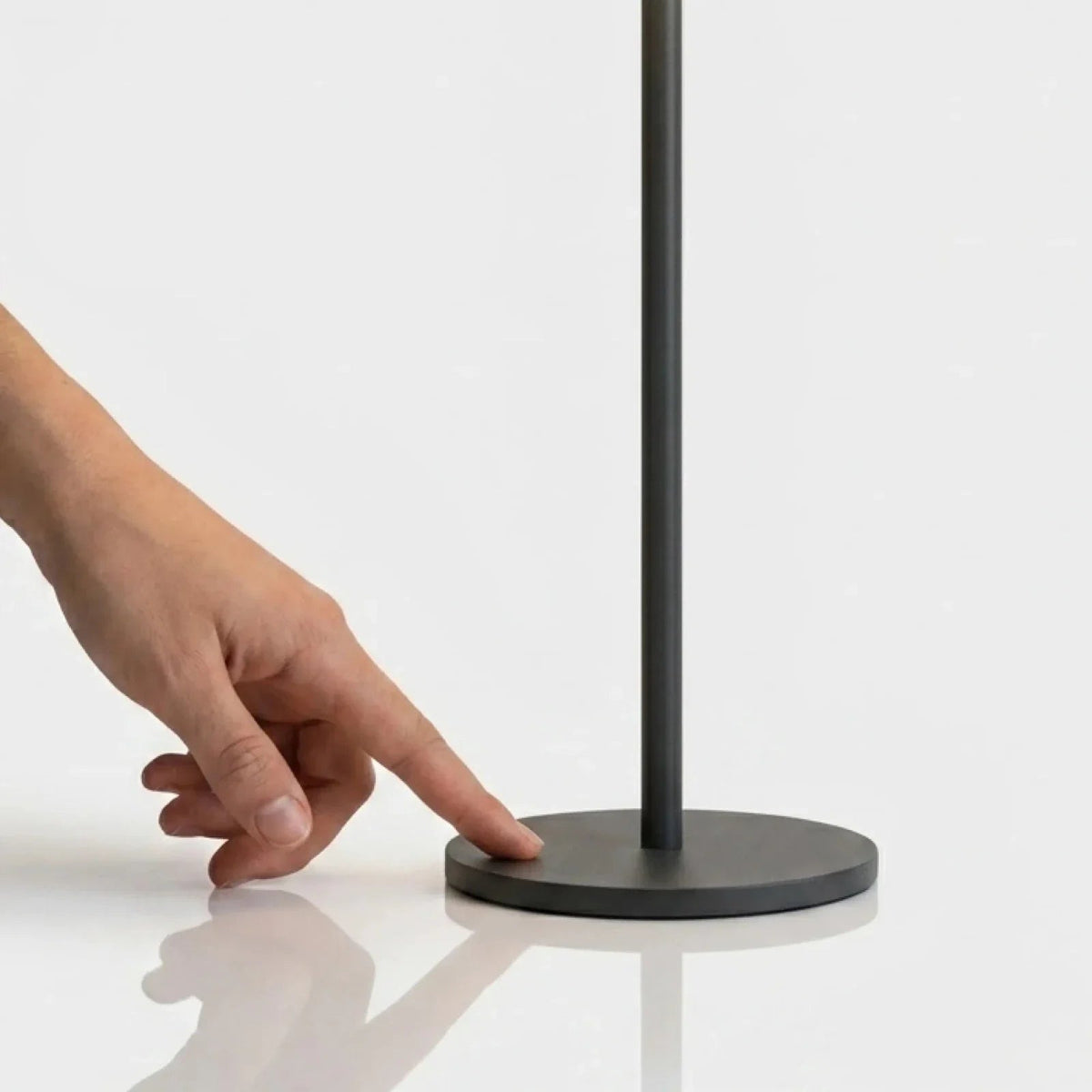 Lissera Minimalistisch Metall Solar-Tischleuchte
