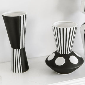 Abstrakte schwarz-weiße Designvase